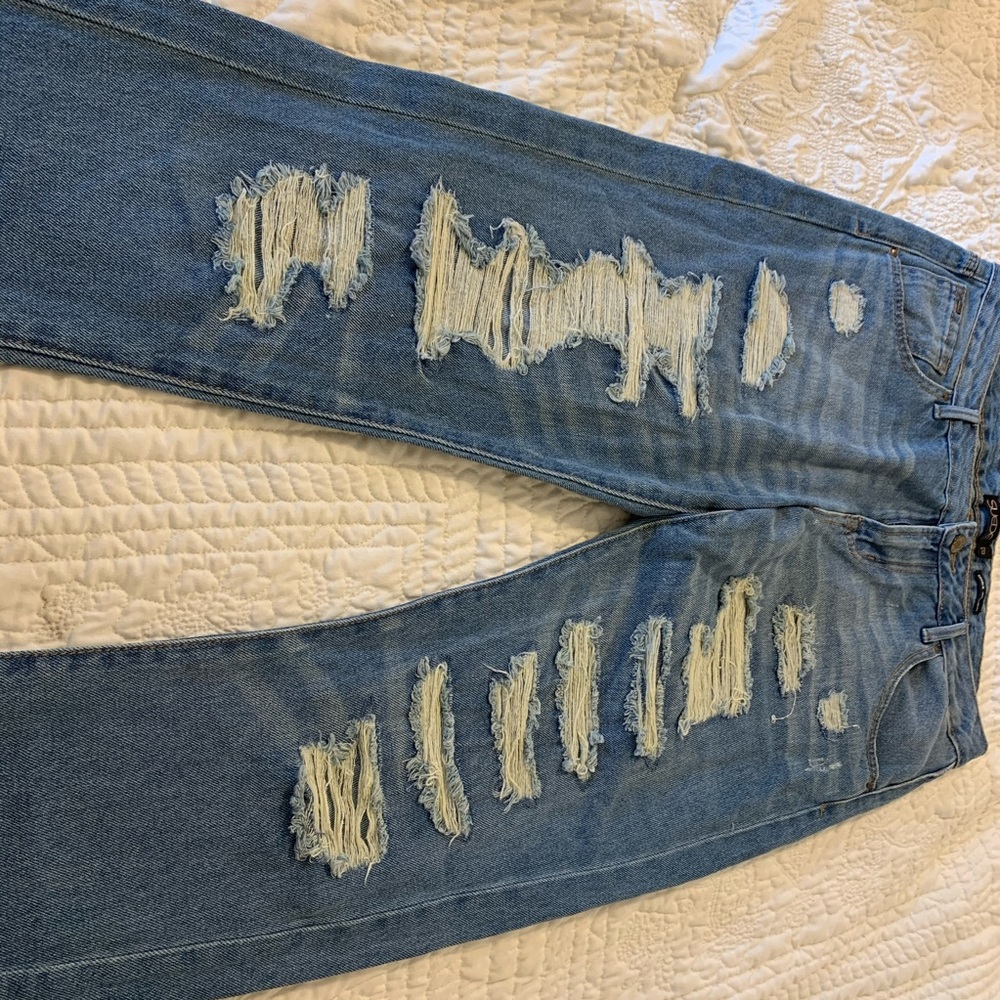 Cool Ripped Jeans - Picture 2 of 3